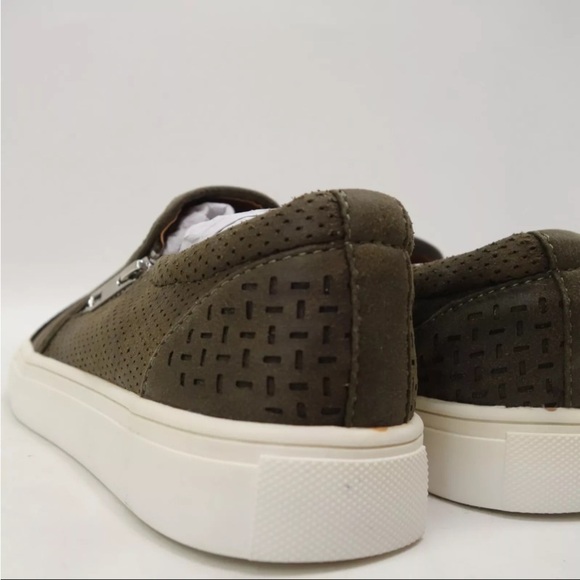 Report Olivegreen Aleva slip on sneakers. Perforated sneakers with side zipper. - Picture 4 of 4